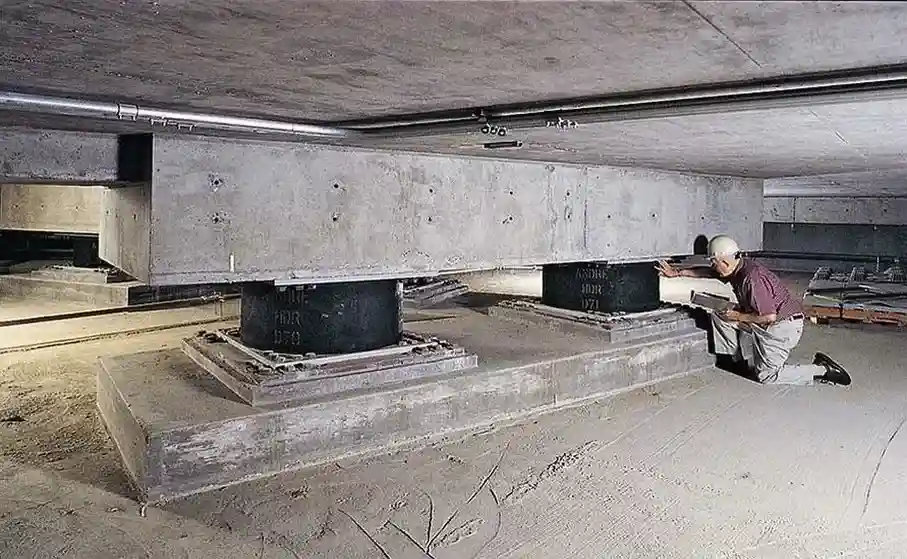 Base Isolation Seismic Design in Santa Clarita: Engineering for Ground Motion Control